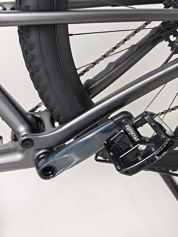 Mixed terrains with the Specialized Epic EVO Expert 2022, Medium size, Excellent Condition! RRP: £7,750.00, now £2,790.00 with FREE Delivery!