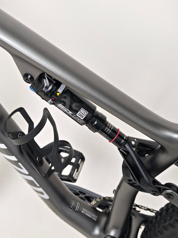 Specialized Epic EVO Expert 2022 image with accessories included, Medium size, Excellent Condition! Originally £7,750.00, now for £2,790.00 with FREE Delivery!