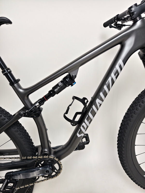 Aesthetic view of the Specialized Epic EVO Expert 2022, Medium, showcasing its Excellent Condition! Original RRP: £7,750.00, now just £2,790.00 with FREE Delivery!