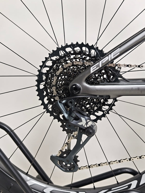 Warranty and quality badge shown on Specialized Epic EVO Expert 2022, Medium size, Excellent Condition! Original RRP: £7,750.00, now £2,790.00 with FREE Delivery!