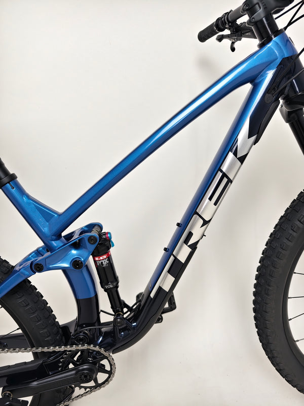 Trek Fuel EX 8 XT 2022 in Alpine Blue-Deep Blue, LARGE size, FOX dropper in Excellent Condition, priced at £1,720.00 at eMado Bikes!