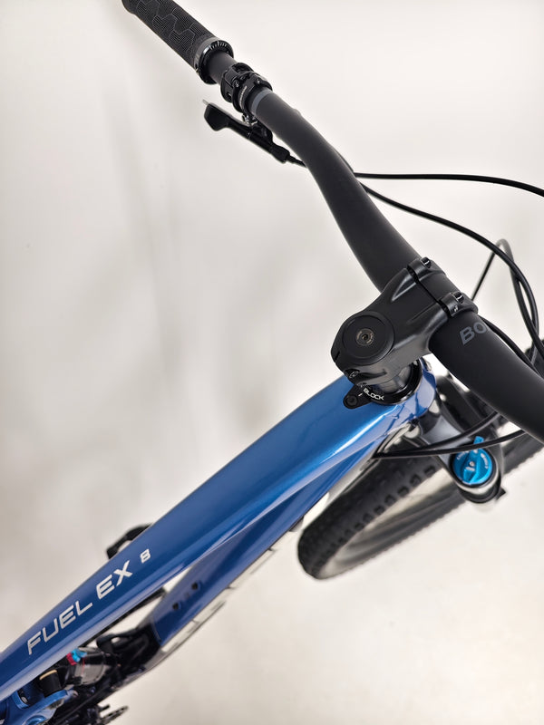 Trek Fuel EX 8 XT 2022 above view, features FOX dropper post, LARGE size, Excellent Condition, buy at eMado Bikes for £1,720.00!