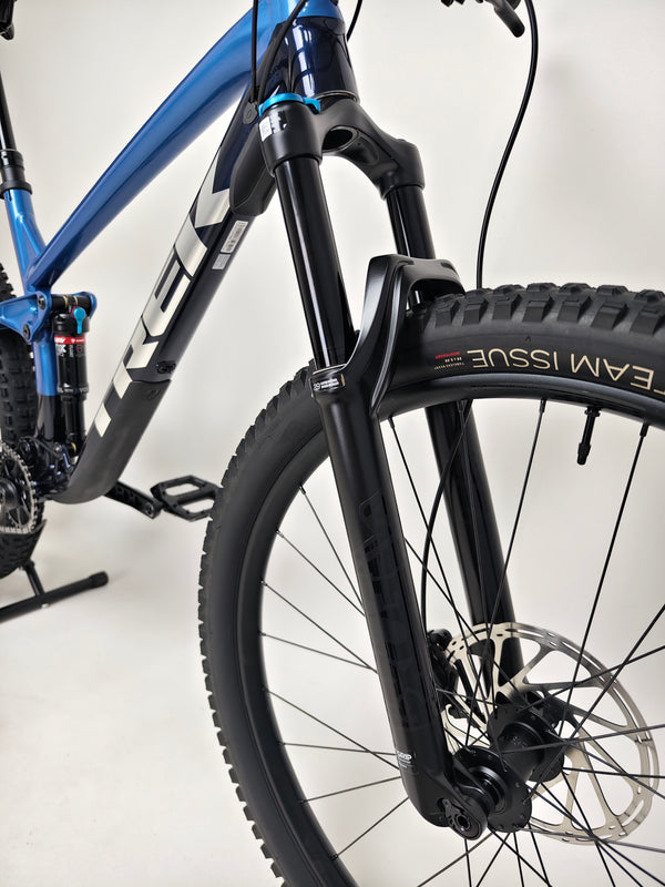 Trek Fuel EX 8 XT 2022 mountain bike in Excellent Condition, LARGE frame, FOX components, buy for £1,720.00 at eMado Bikes!