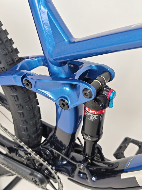 Trek Fuel EX 8 XT 2022 mountain bike detail, showing FOX technologies, LARGE size, Excellent Condition, £1,720.00 at eMado Bikes!