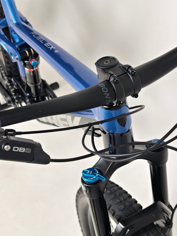 Trek Fuel EX 8 XT 2022, LARGE mountain bike design emphasizing FOX dropper features, Excellent Condition, available for £1,720.00 at eMado Bikes!