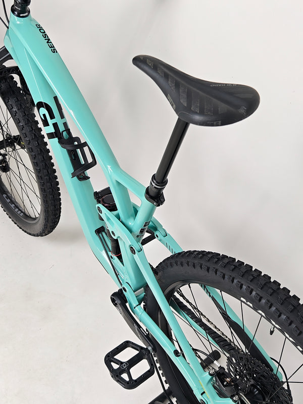 GT Sensor Carbon Pro LE 2024 / LARGE / RRP £5,000.00 / Excellent Condition! / Our Price ONLY £2,050.00 including Free UK Delivery – crankset and chainring area from the drive side