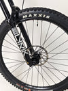 GT Sensor Carbon Pro LE 2024 / LARGE / RRP £5,000.00 / Excellent Condition! / Our Price ONLY £2,050.00 including Free UK Delivery – front wheel hub and tyre tread detail