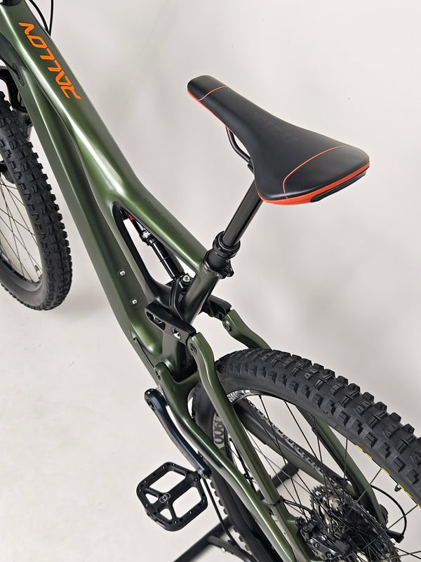 Orbea Rallon M20 Carbon 2021/ LARGE / FOX 38 / RRP: £4,259.00 / Very Good Condition! full suspension bike side angle with Fox 38 fork