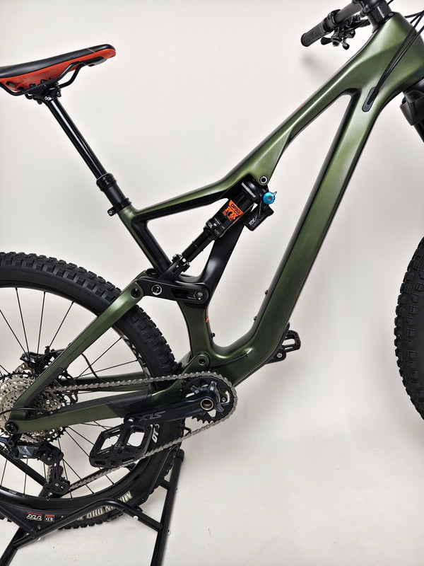 Orbea Rallon M20 Carbon 2021/ LARGE / FOX 38 / RRP: £4,259.00 / Very Good Condition! frame protection areas and storage mark close-up
