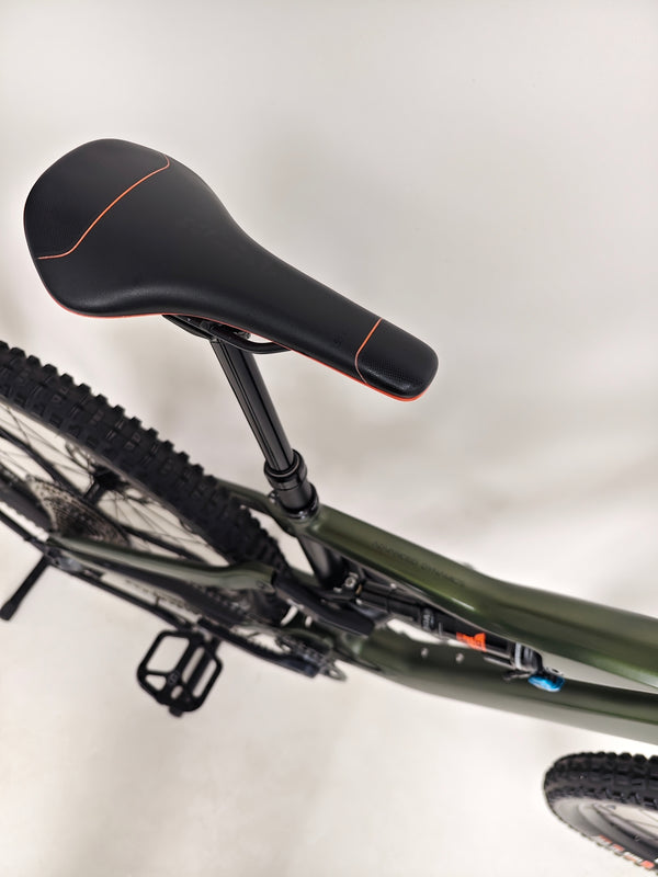 Orbea Rallon M20 Carbon 2021/ LARGE / FOX 38 / RRP: £4,259.00 / Very Good Condition! tyre and rim detail on the DT Swiss E-1900 Spline