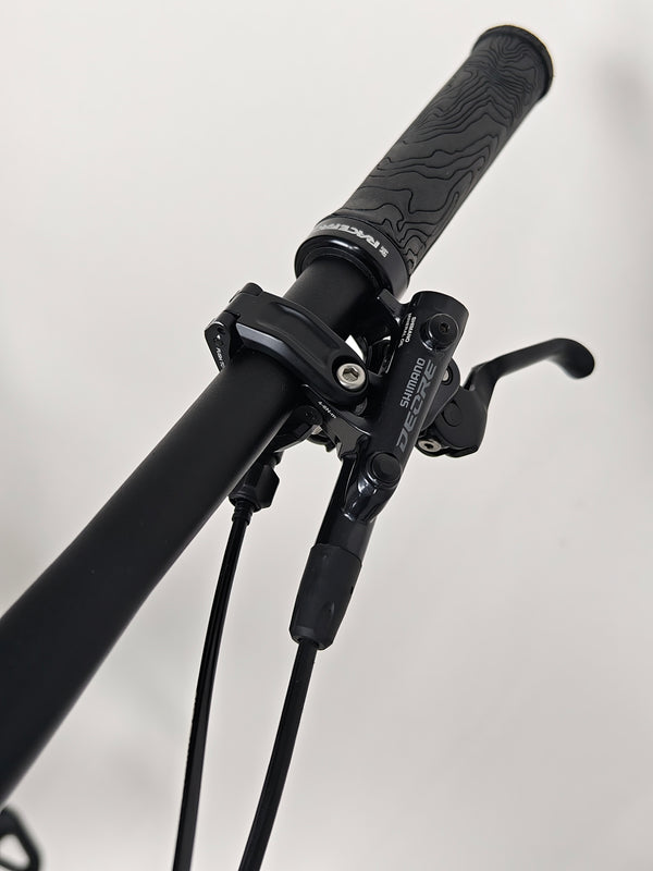 Orbea Rallon M20 Carbon 2021/ LARGE / FOX 38 / RRP: £4,259.00 / Very Good Condition! handlebar and front end setup close-up