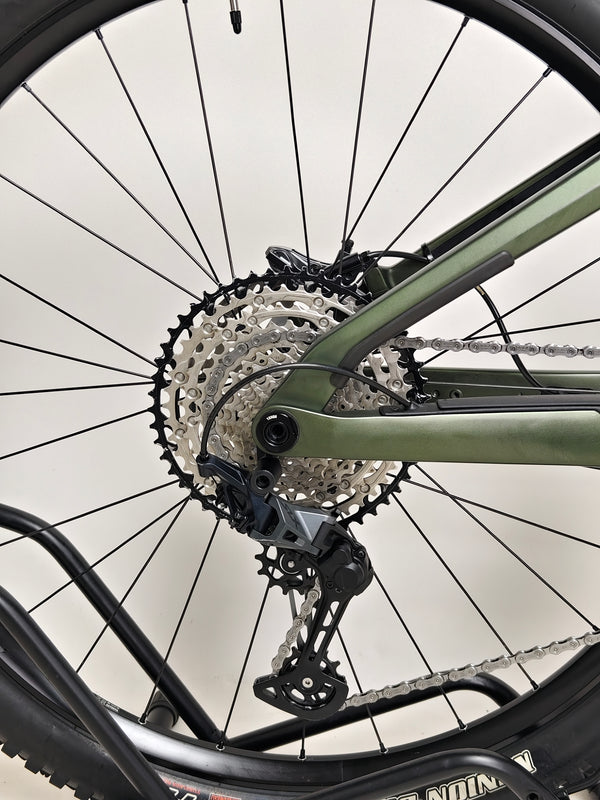 Orbea Rallon M20 Carbon 2021/ LARGE / FOX 38 / RRP: £4,259.00 / Very Good Condition! 1x12 chainline and chainring area