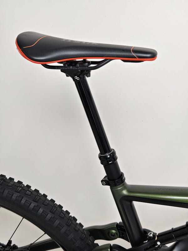 Orbea Rallon M20 Carbon 2021/ LARGE / FOX 38 / RRP: £4,259.00 / Very Good Condition! full suspension frame detail with minor storage marks