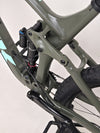 Trek Remedy 8 2023 LARGE — wheel rim and tubeless-ready tyre fitment photo
