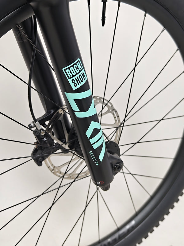Trek Remedy 8 2023 LARGE — brake lever, shifter and front end detail