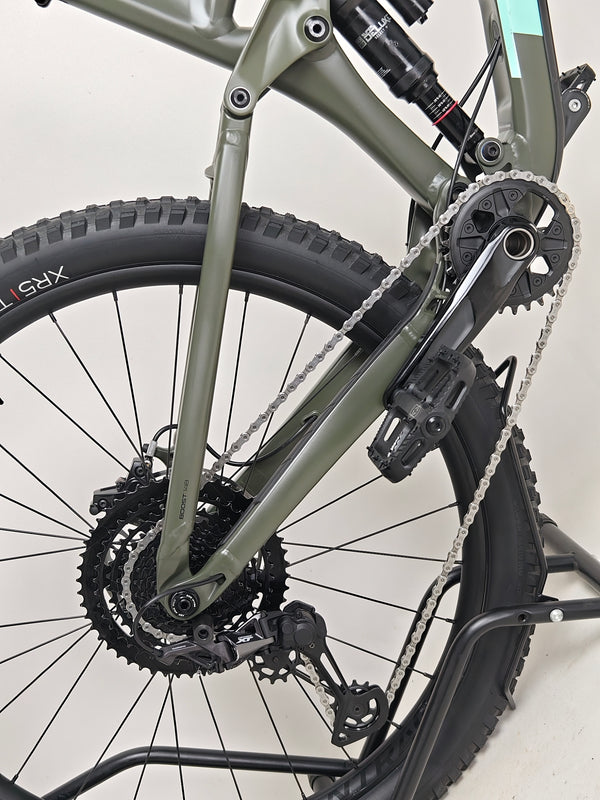 Trek Remedy 8 2023 LARGE — complete bike photo showing very good condition and readiness to ride