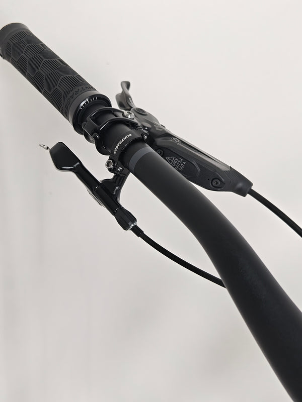 Trek Remedy 8 2023 LARGE — frame sections showing normal wear and storage marks