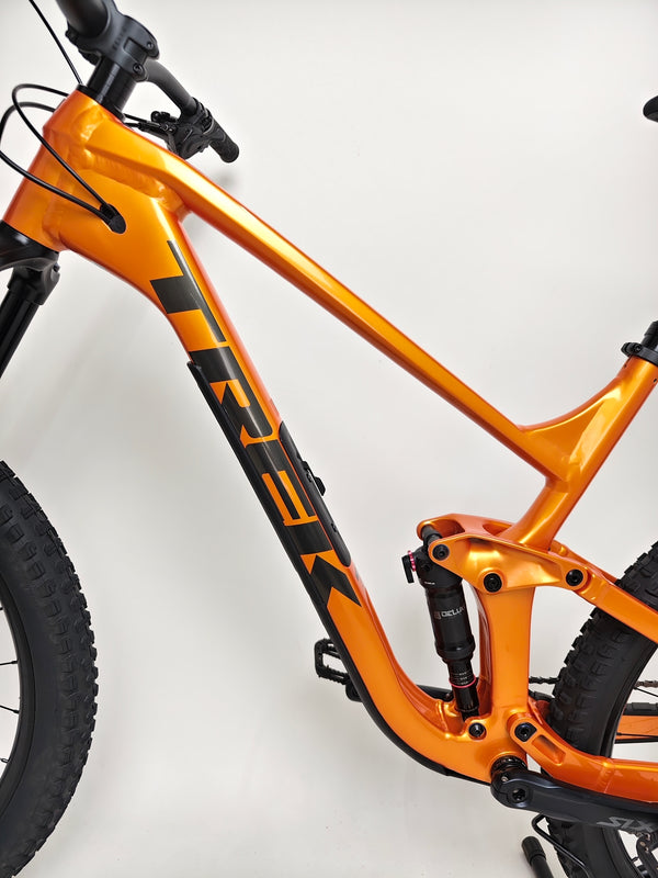 Trek Slash 7 Factory Orange / X-LARGE / YARI / RRP: £3,200.00 / Very Good Condition / Our Price 1,770.00 including FREE UK Delivery! Rear wheel and Boost148 hub on Trek Slash 7 in Factory Orange