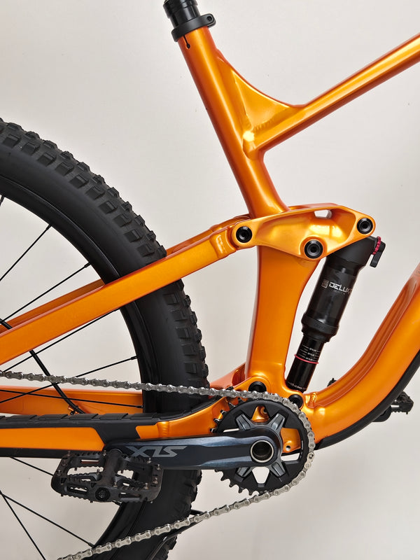 Trek Slash 7 Factory Orange / X-LARGE / YARI / RRP: £3,200.00 / Very Good Condition / Our Price 1,770.00 including FREE UK Delivery! Rear derailleur and 1x12 drivetrain view on Trek Slash 7