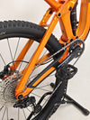 Trek Slash 7 Factory Orange / X-LARGE / YARI / RRP: £3,200.00 / Very Good Condition / Our Price 1,770.00 including FREE UK Delivery! Bottom bracket and threaded BB area detail on Trek Slash 7