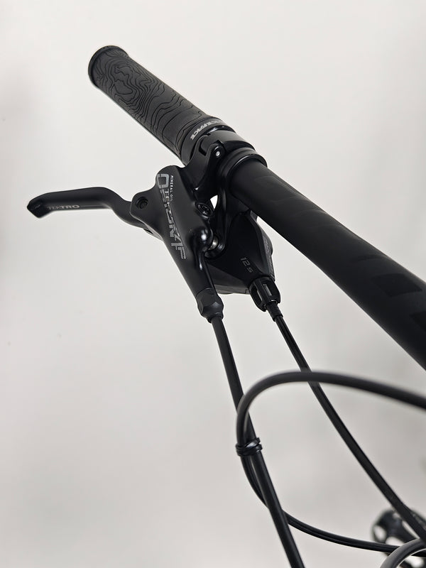 Giant Trance 29 2 2022 / MEDIUM / RRP: £3,299.00 / Excellent Condition! — drivetrain-side profile of the Giant Trance 29 2