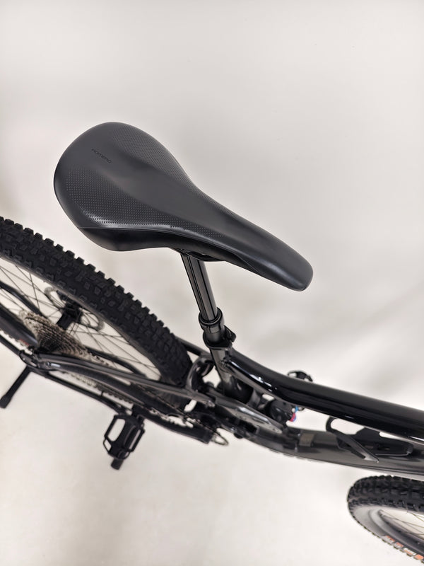 Giant Trance 29 2 2022 / MEDIUM / RRP: £3,299.00 / Excellent Condition! — front brake calliper and rotor detail