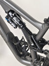 Close-up on the Specialized Stumpjumper EVO Comp Alloy 29 Medium S3 front hub and axle.