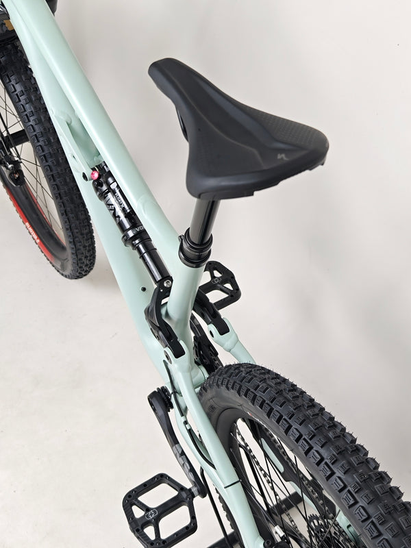 Action shot of the Specialized Status 160 2023 Large S4 bike demonstrating its capabilities on the trail, available in excellent used condition for £1,750 (RRP £2,900).