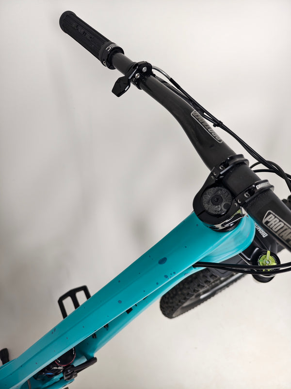 Evil Offering V1 Carbon / MEDIUM / Very Good Condition (Read Description)