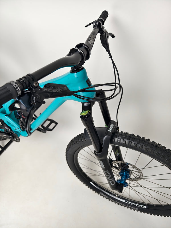 Evil Offering V1 Carbon / MEDIUM / Very Good Condition (Read Description)