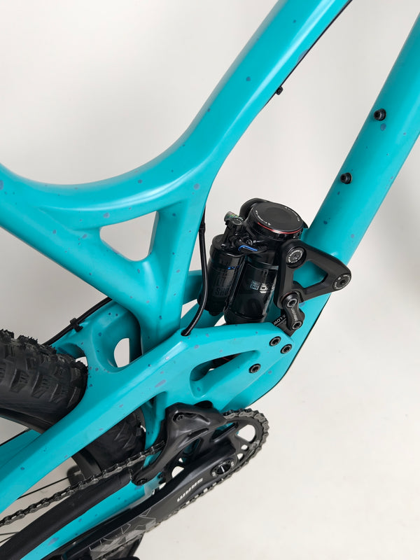 Evil Offering V1 Carbon / MEDIUM / Very Good Condition (Read Description)