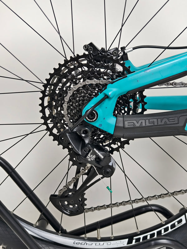Evil Offering V1 Carbon / MEDIUM / Very Good Condition (Read Description)