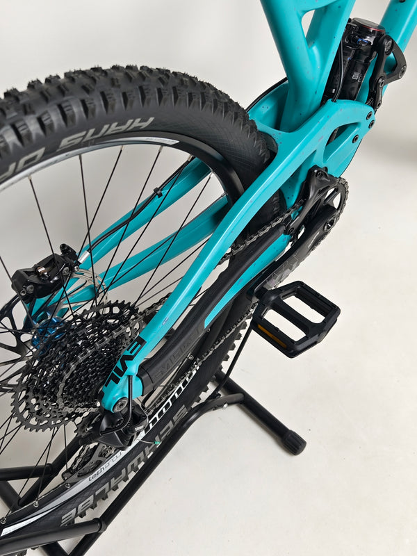 Evil Offering V1 Carbon / MEDIUM / Very Good Condition (Read Description)
