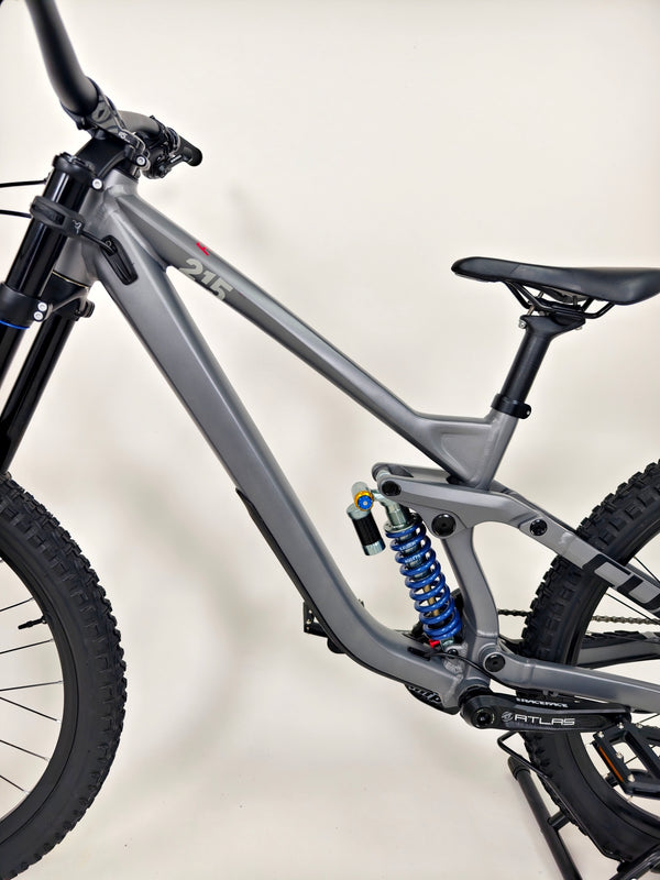 Cube Two15 Pro 27.5 2024 / MEDIUM / Downhill / Excellent Condition