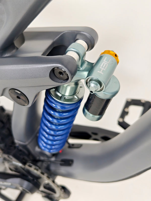 Cube Two15 Pro 27.5 2024 / MEDIUM / Downhill / Excellent Condition