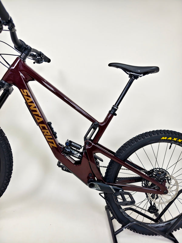 Santa Cruz Nomad 5 C R 27.5 2022 / LARGE / Carbon / Excellent Condition