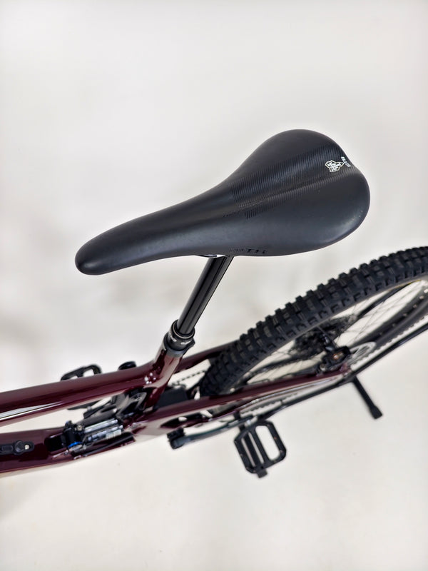 Santa Cruz Nomad 5 C R 27.5 2022 / LARGE / Carbon / Excellent Condition