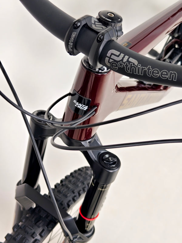 Santa Cruz Nomad 5 C R 27.5 2022 / LARGE / Carbon / Excellent Condition