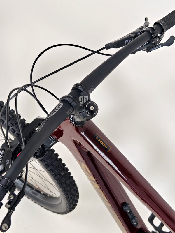 Santa Cruz Nomad 5 C R 27.5 2022 / LARGE / Carbon / Excellent Condition
