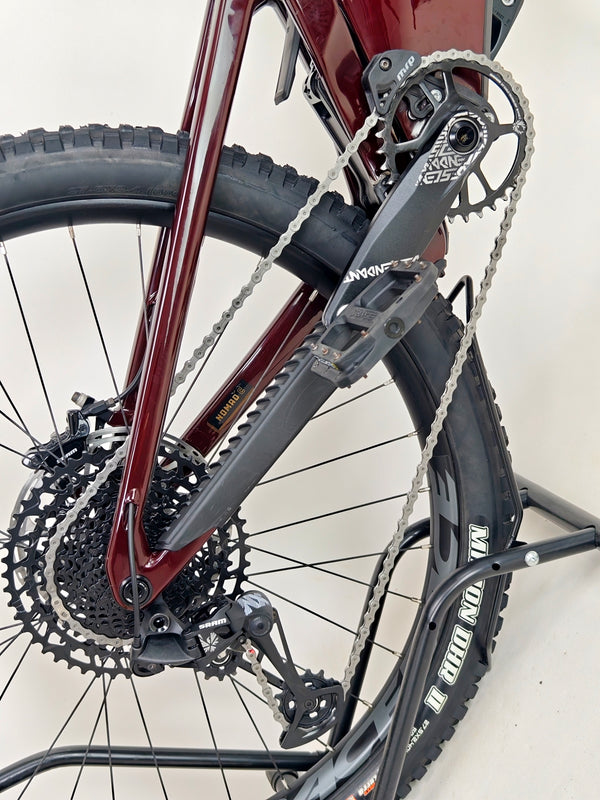 Santa Cruz Nomad 5 C R 27.5 2022 / LARGE / Carbon / Excellent Condition