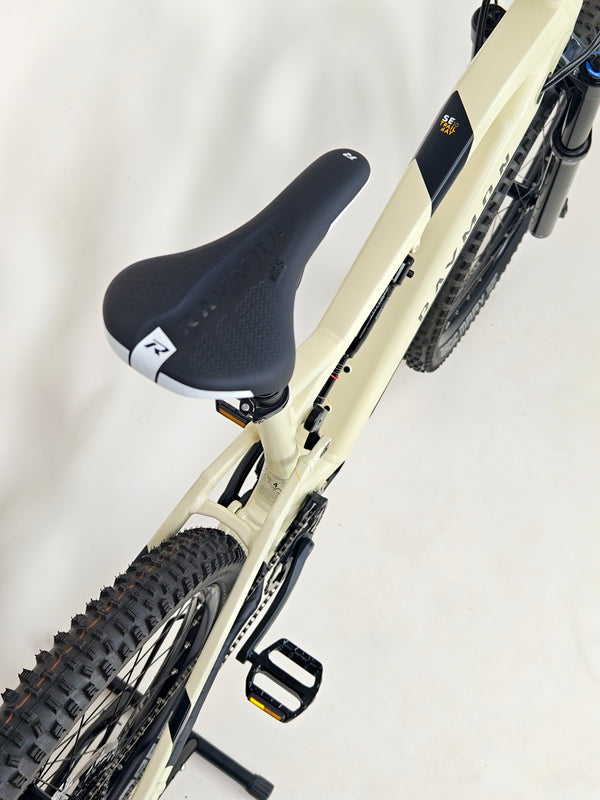Raymon TrailRay 140E 10.0 SE 2024 / LARGE / Full Suspension e‑Bike / Excellent Condition / Only 19 Miles