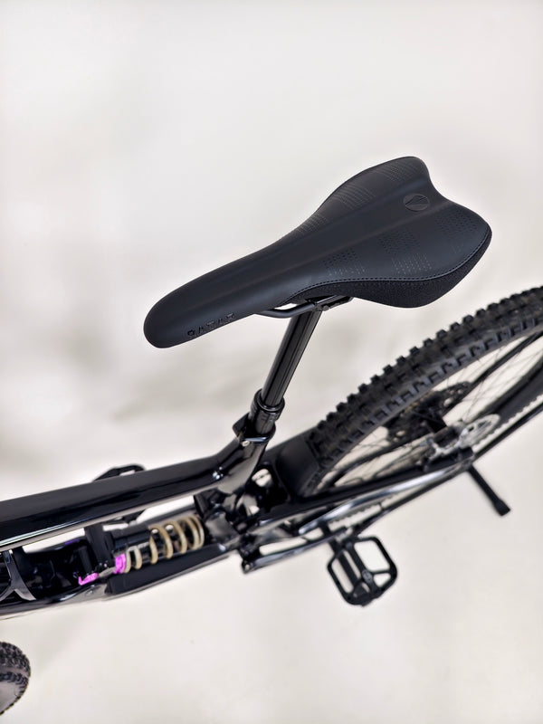 Nukeproof Giga 297 Limited-Edition "Sprung" Carbon 2023 / MEDIUM / Custom Built / Excellent Condition