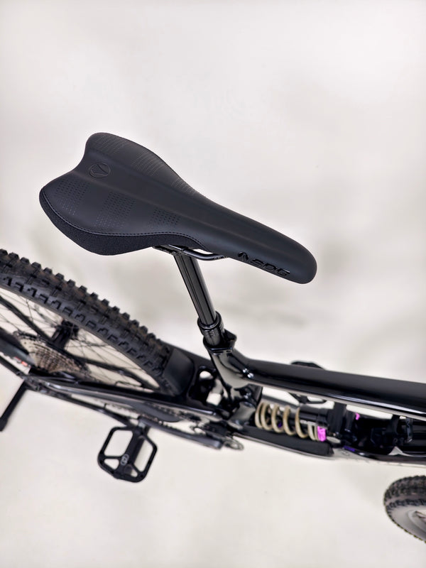 Nukeproof Giga 297 Limited-Edition "Sprung" Carbon 2023 / MEDIUM / Custom Built / Excellent Condition