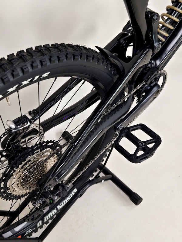 Nukeproof Giga 297 Limited-Edition "Sprung" Carbon 2023 / MEDIUM / Custom Built / Excellent Condition