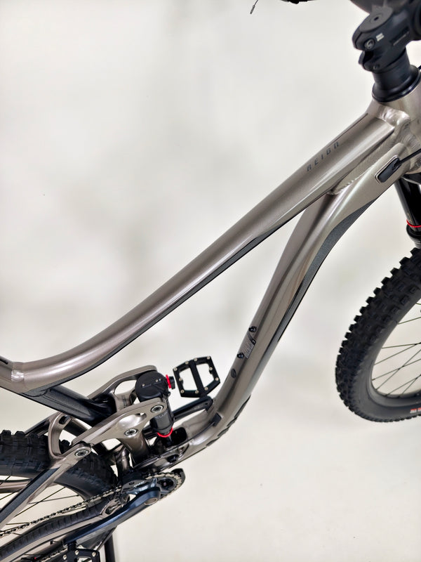 Giant Reign 29 2022 / LARGE / RRP: £2,999.00 / Excellent Condition!