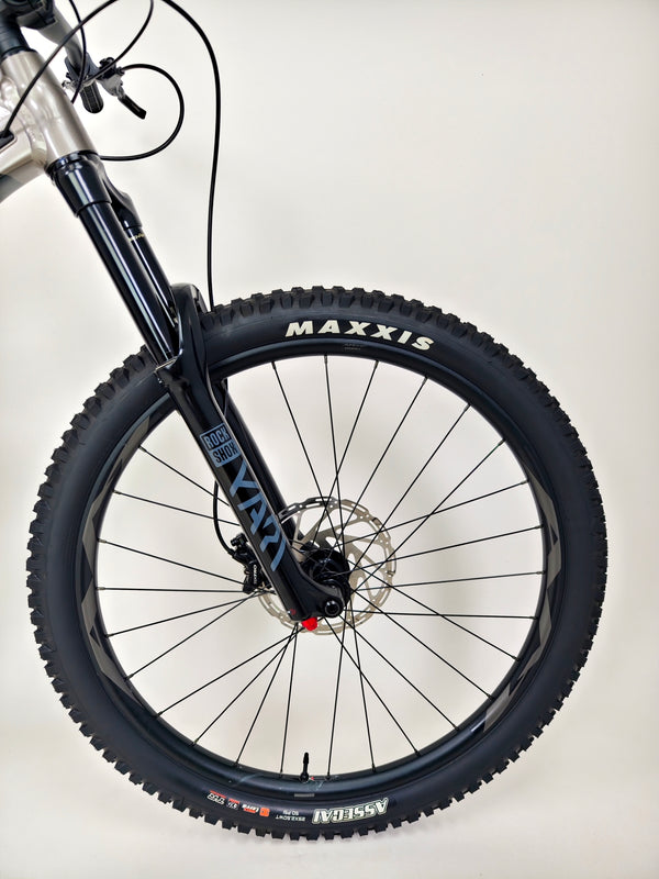 Giant Reign 29 2022 / LARGE / RRP: £2,999.00 / Excellent Condition!