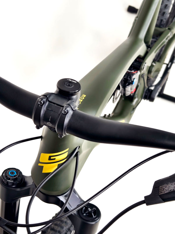 GT Force Carbon Pro Enduro 2023 / LARGE / RRP: £4,700.00 / Excellent Condition!