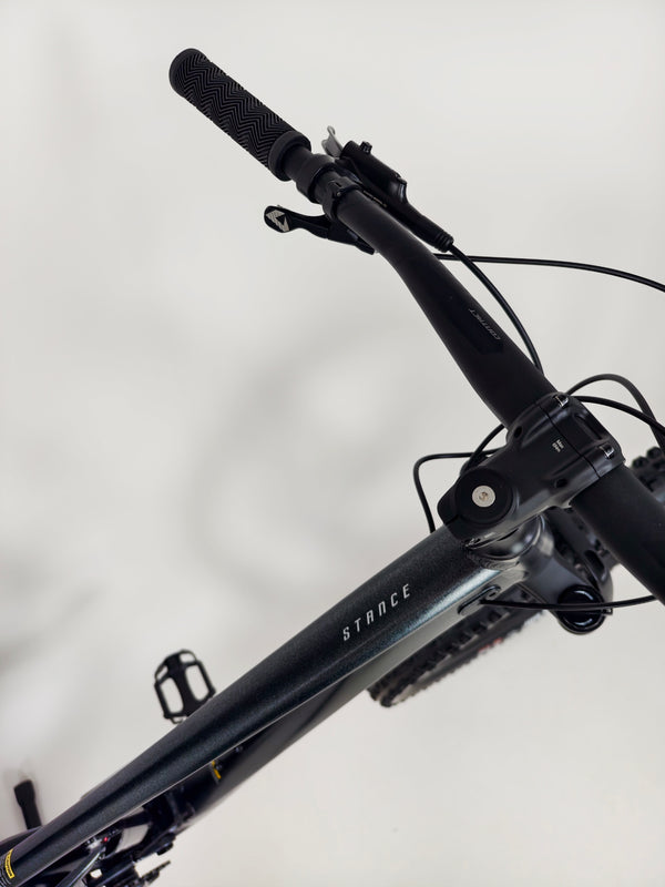 Giant Stance 29 2 2024 / LARGE / Dropper / Tubeless / RRP: £1,999.00 / Like NEW!