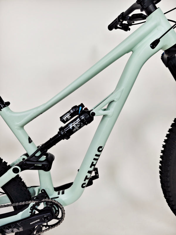 Specialized Status 160 2023 / LARGE (S4) / RRP: £2,900.00 / Very Good Condition