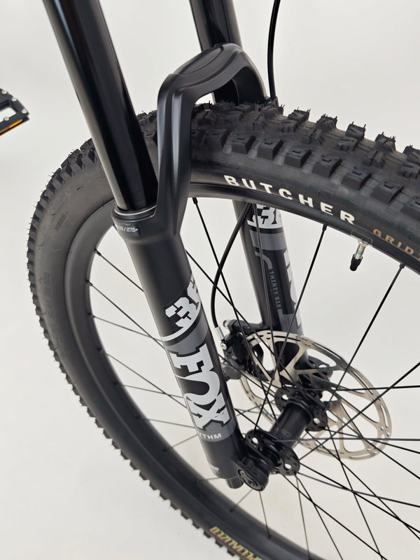Specialized Status 160 2023 / LARGE (S4) / RRP: £2,900.00 / Very Good Condition